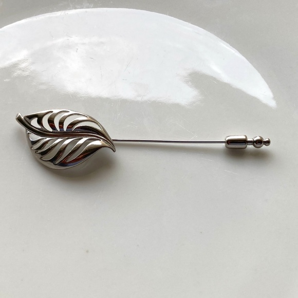 Vintage Silver Tone Leaf Stick Pin Brooch - Picture 1 of 8